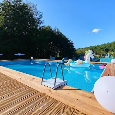 Homes With Swimming Pool, Close To The Sea *